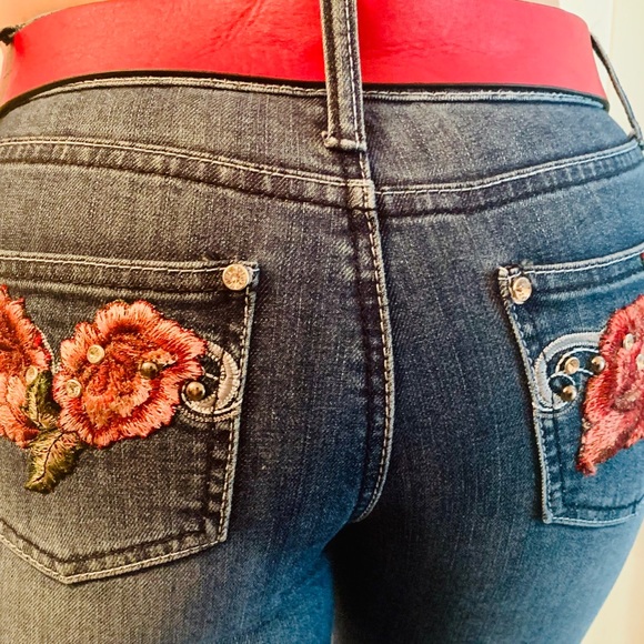 Upcycled Earl Jeans rose appliqués studded 27w - Picture 3 of 11